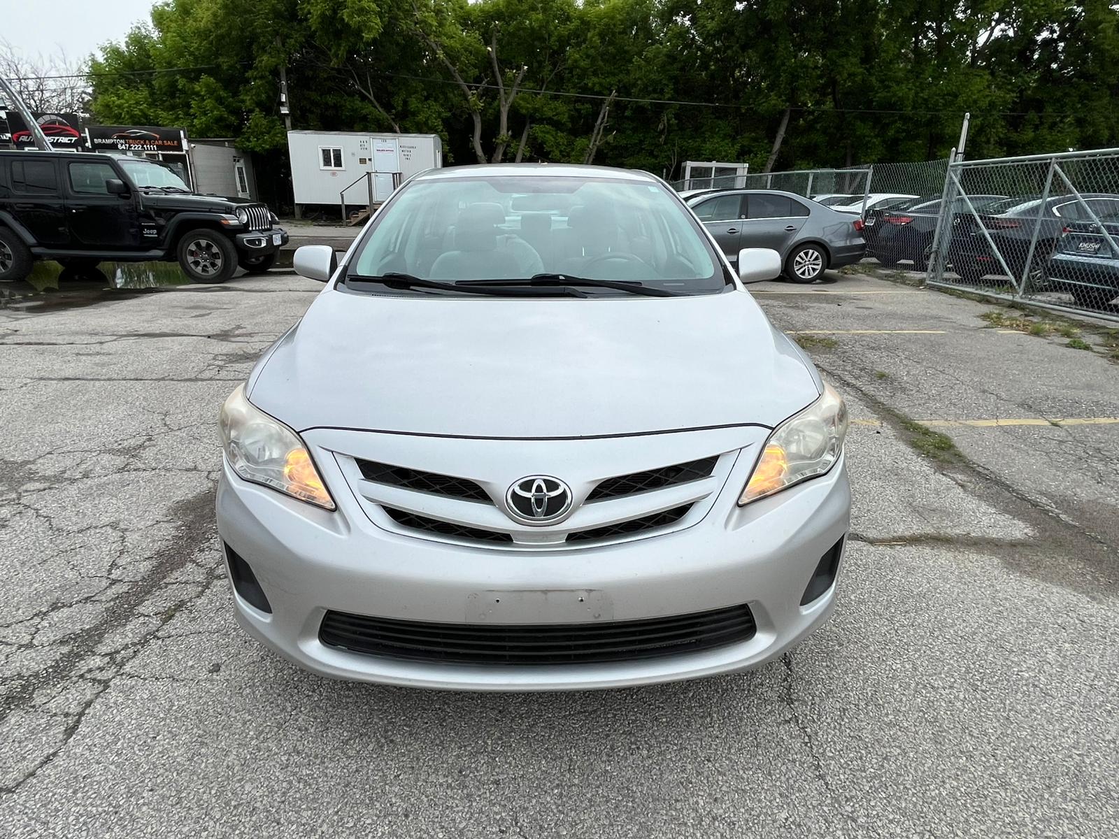 2011 Toyota Corolla 4dr Sdn 